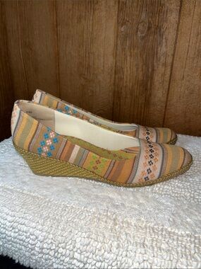 Beacon 9SS boho folk art fabric wedge heels 3058